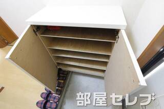 シューズボックス。他号室の写真です。