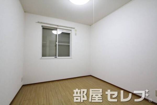 南側居室。他号室の写真です。