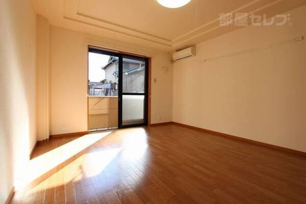 日光のよくあたるお部屋です。