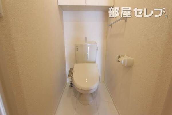 301号室の写真になります。反転タイプです。