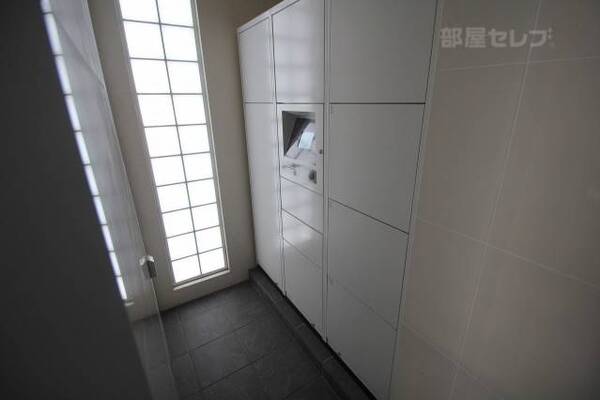 宅配BOXあります。