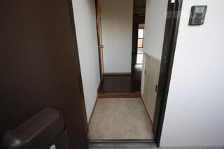 明るい玄関です。