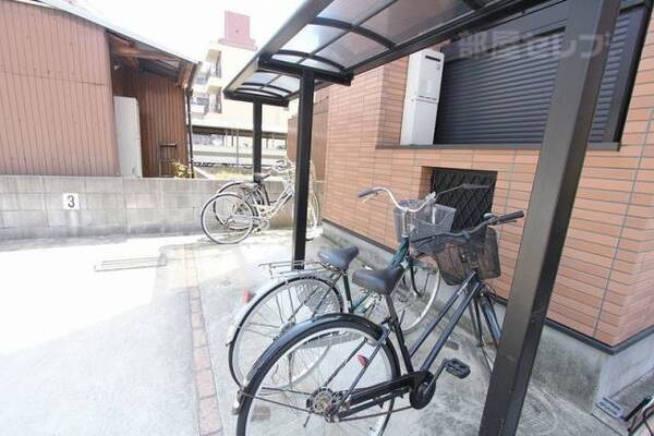 自転車置き場があります