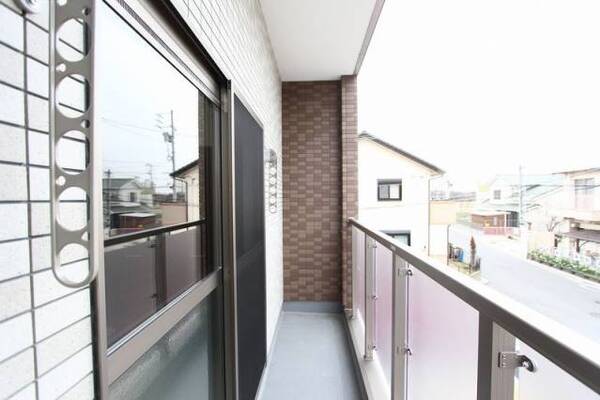 南向きのバルコニーは日当たり良好です。