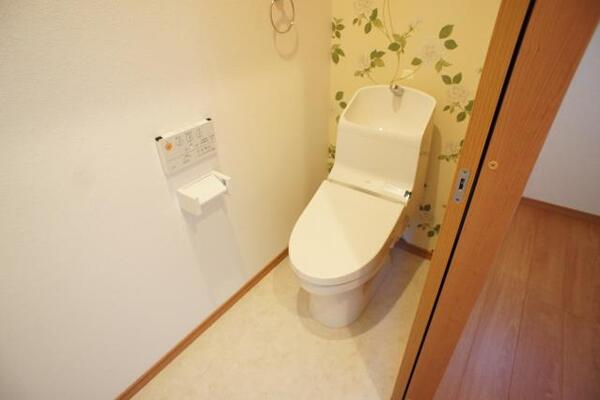 2階にもトイレがあります　