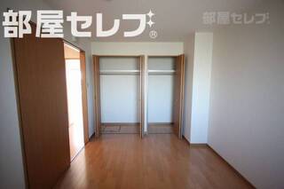 お部屋にクローゼットが2ヵ所あります