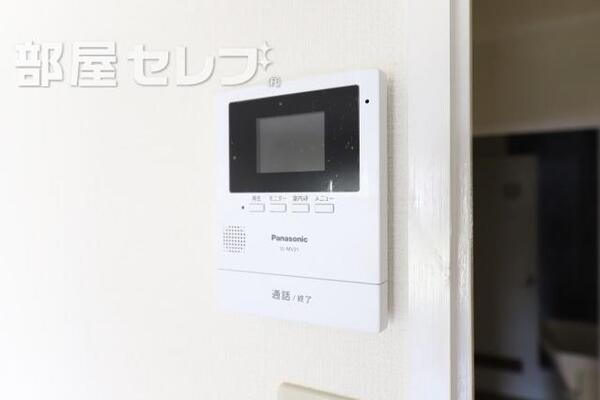 テレビモニターホンで来客時も確認出来ます。