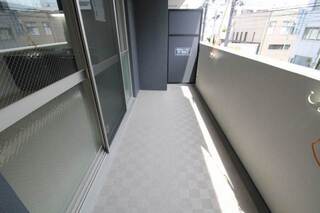 ちょっと広めのバルコニーです。