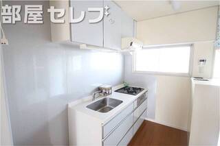 大きなキッチンでお料理しやすいです。