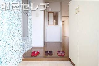 玄関からのお部屋の雰囲気です。