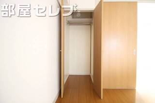 写真3の部屋の収納スペースです。