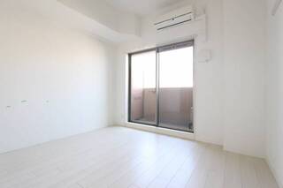 キレイな白基調のお部屋です