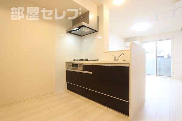 写真は202号室の写真です。