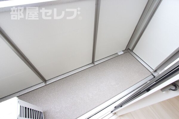 写真は202号室の写真です。