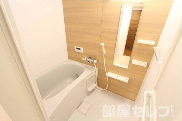 ※EAST棟202号室の写真を流用しています。