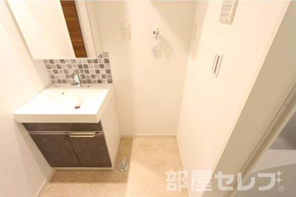※EAST棟202号室の写真を流用しています。