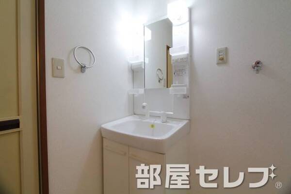 洗髪洗面化粧台。