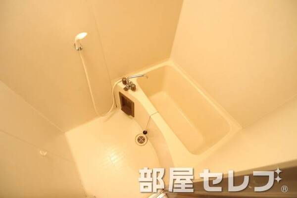 浴室は綺麗で清潔感ありますよ。