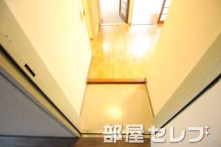 玄関段差が低くて安心。