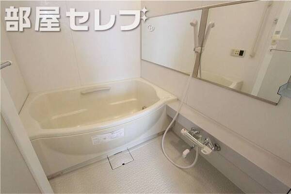 広々としたお風呂。