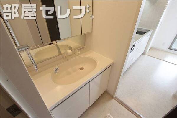 洗面台もオシャレですよ。