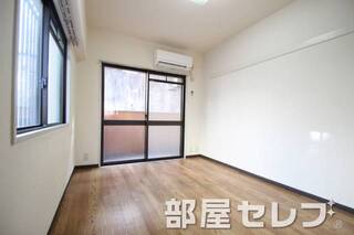 明るいお部屋です。101号室の写真です。