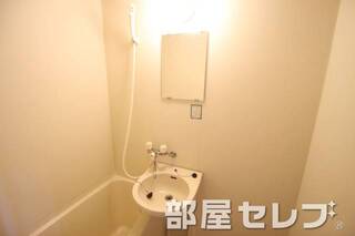 洗面台ありますよ。101号室の写真です。