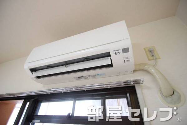 エアコン付きで快適です。101号室の写真です。