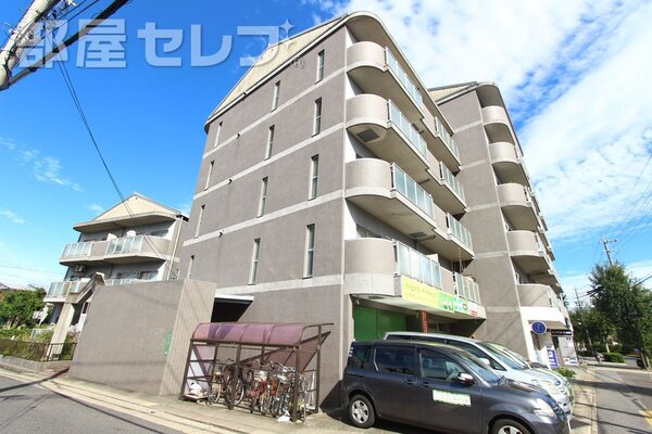 オシャレな外観。