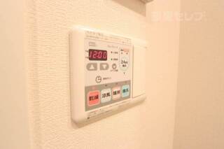 別号室の写真使用（同タイプ・色違い有）
