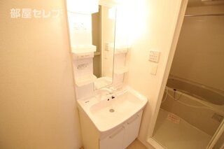 クローゼット付きの洋室