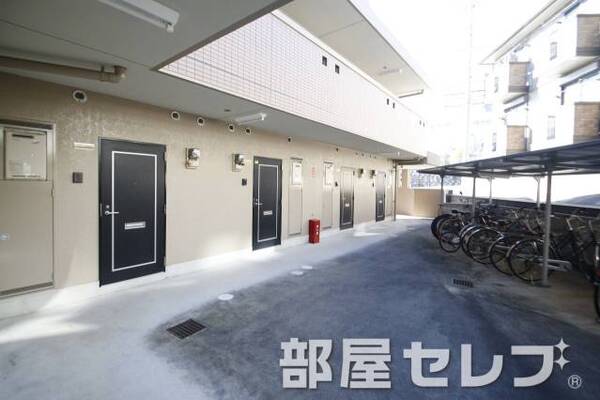 1Ｆ付近。