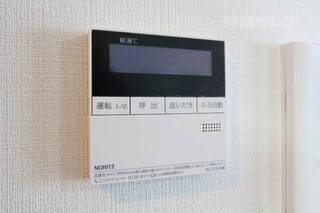 追い焚き付きの給湯設備です。