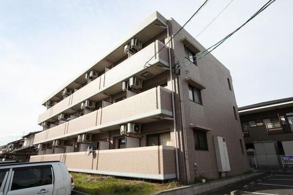 どっしりとした外観です。