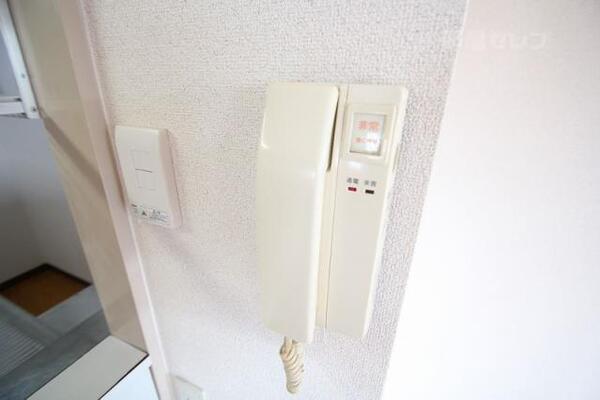 インターホン。