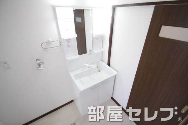 洗髪洗面化粧台。