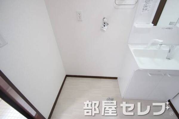 室内洗濯機置き場。
