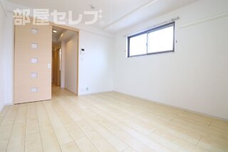違うお部屋の写真になります。