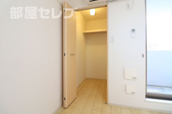 違うお部屋の写真になります。