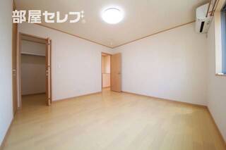 ウォークインクローゼット付き８帖の寝室