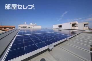 賃貸ではお目にかかれない太陽光パネル