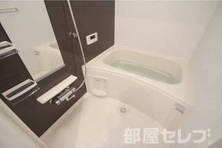 ※202号室の写真を流用しています。