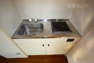 1口電気コンロ付で簡単な料理でも
