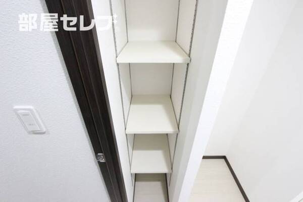 ※階によりアクセントクロスが異なります。（501号室写真）
