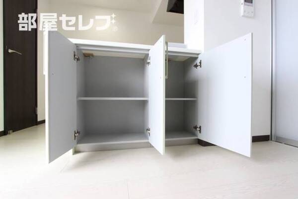 ※階によりアクセントクロスが異なります。（501号室写真）