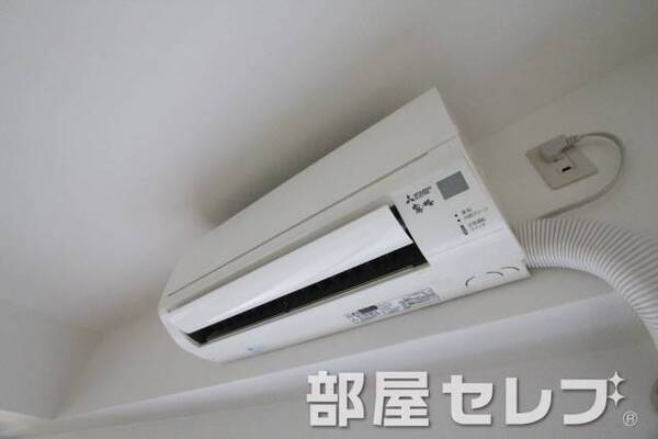 冷暖房エアコン。
