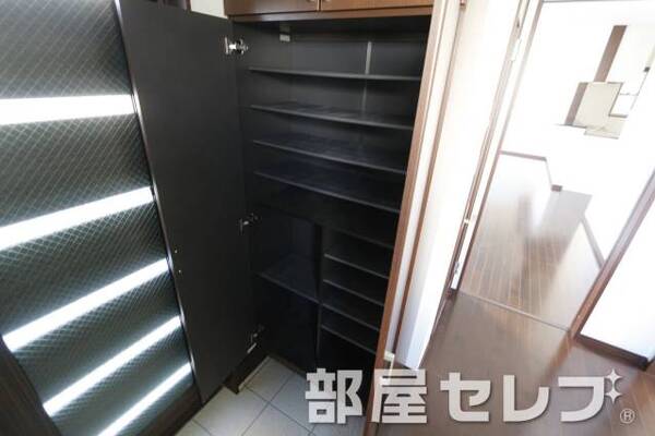 下駄箱大きいですよ。