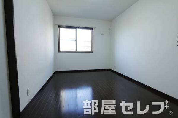 お部屋も明るいですよ。