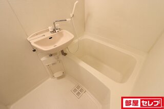※303号室内装写真参照