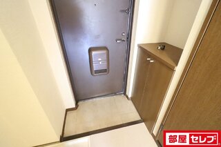 ※303号室内装写真参照